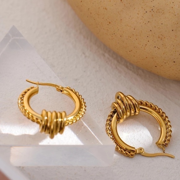 New 18k Gold Plated Braided Hoops Earrings - Picture 4 of 11